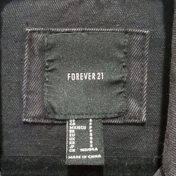 Cropped Distressed & Studded Black Jean Jacket Size XS Oversized - Picture 15 of 16